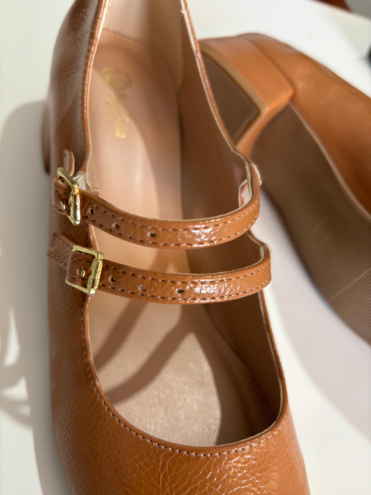 Zapato puntera cuadrada camel