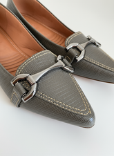 Detalles bailarinas gris